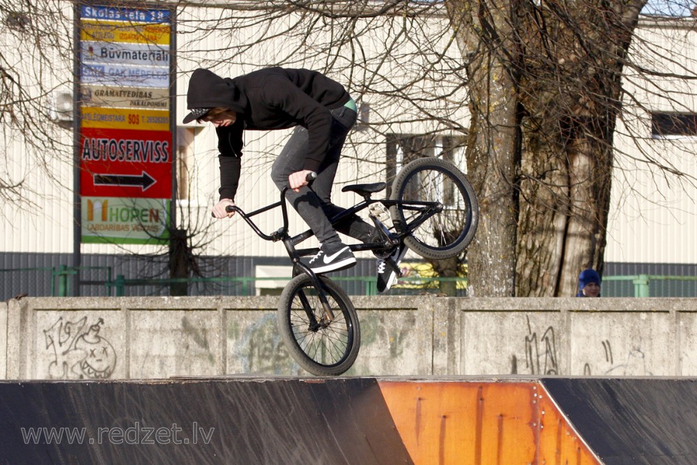 freestyle BMX