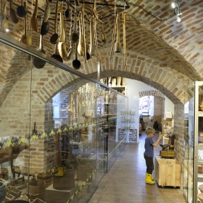 Ekspozīcija "Mājā un sētā", Valmieras muzejs Ekspozīcija "Mājā un sētā", Valmieras muzejs