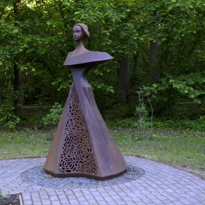 Sculpture "Love" In The Eleja Manor Park Sculpture "Love" In The Eleja Manor Park